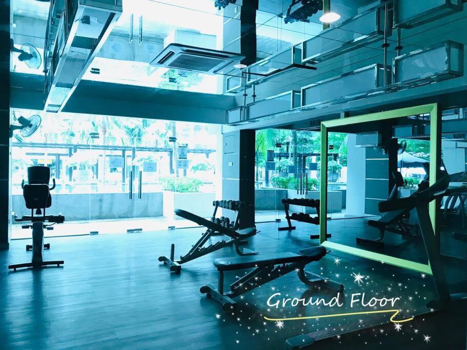 Palazio Mount Austin 2Br Studio Pool View With Tv Box-3 Plus 1 Pax C2-07 Johor Bahru Exteriér fotografie