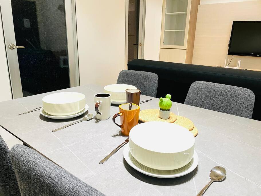Palazio Mount Austin 2Br Studio Pool View With Tv Box-3 Plus 1 Pax C2-07 Johor Bahru Exteriér fotografie